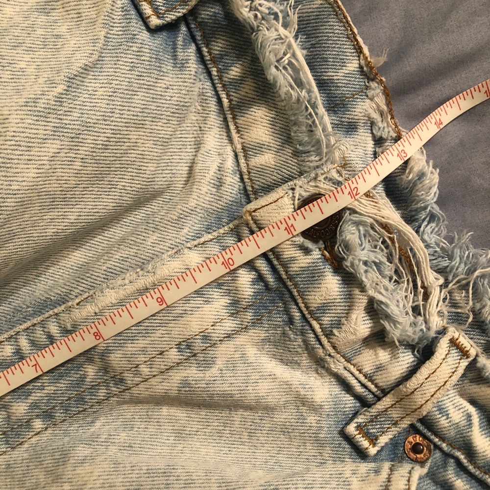 Vintage Levi’s orange tab acid wash cut off distressed jean shorts - Picture 6 of 13
